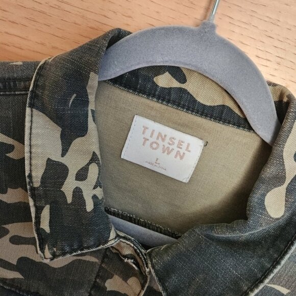 TINSELTOWN CAMO CROPPED RAW EDGE HEM JACKET ARMY GREEN - EUC - Picture 5 of 7